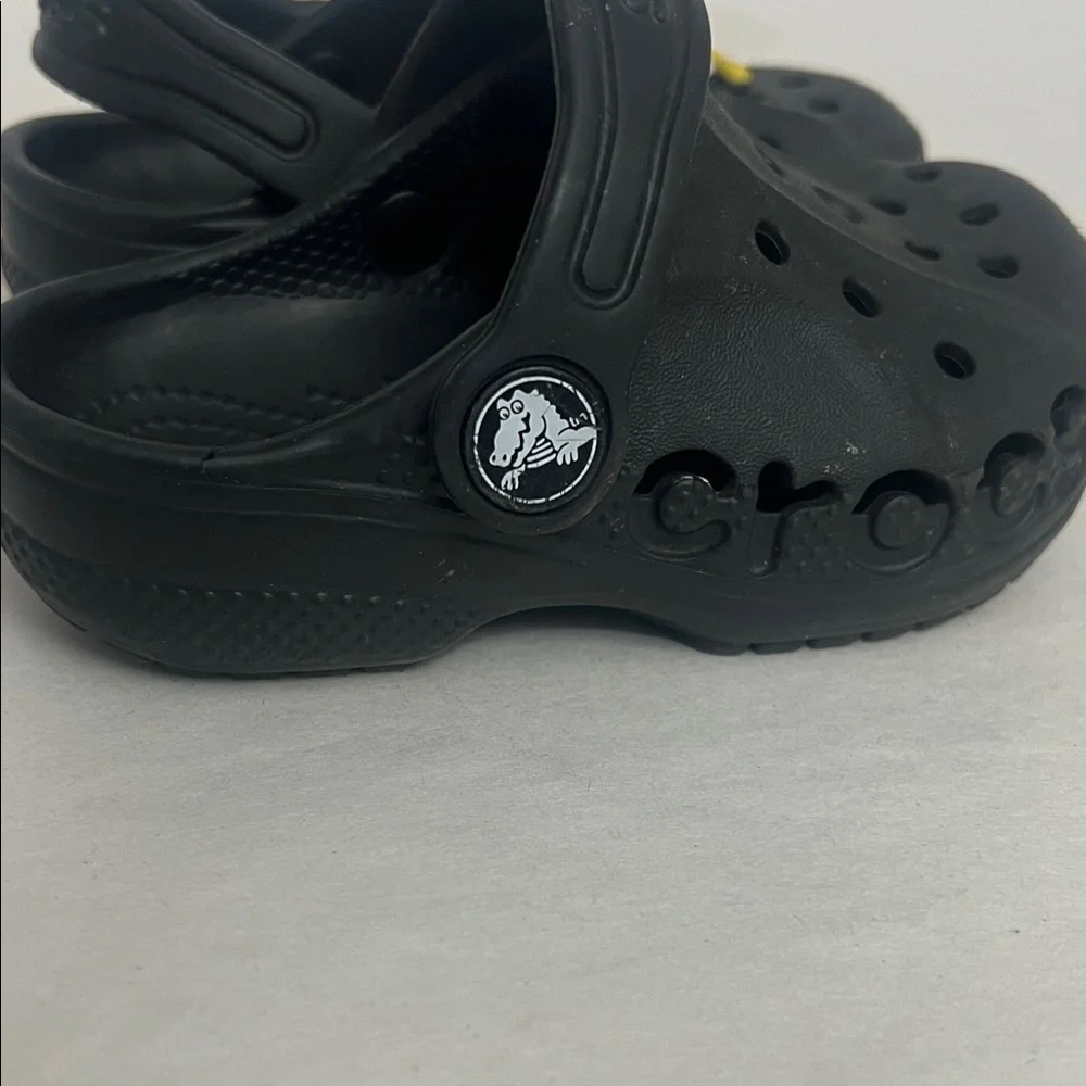 CROCS Kids Black Sandals sz 6